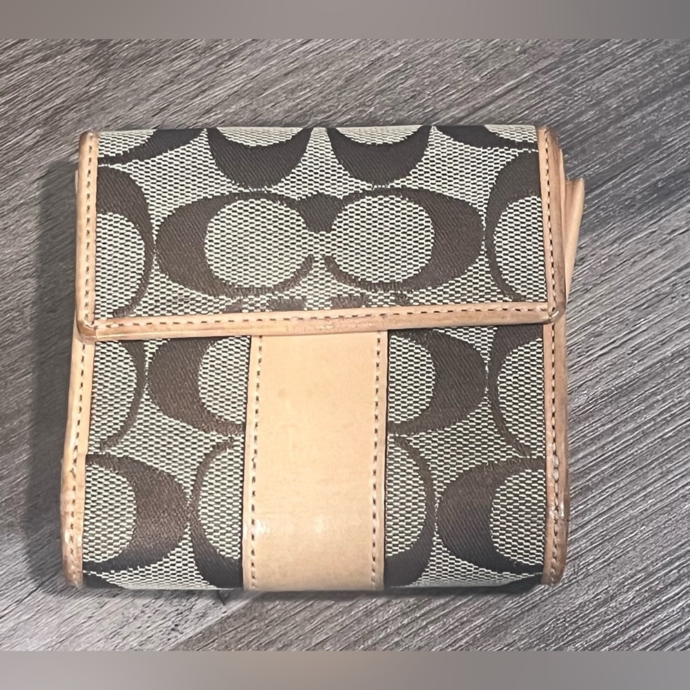 Coach Vintage Hampton Signature Stripe Compact Wallet in Tan & Brown